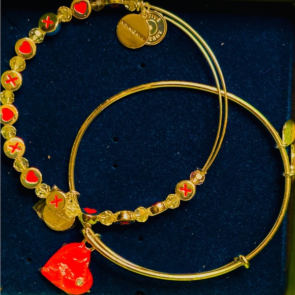 ALEX AND ANI NWT Gold and Red Heart Charm Bracelet Set ❤️❤️❤️🇺🇸 - Picture 4 of 4